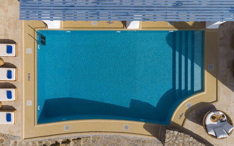 Villa Ipoliti: Azul, Piscina, Material Compuesto, Sombra, Arreglo De Tubería, Loseta, Jacuzzi, Hotel