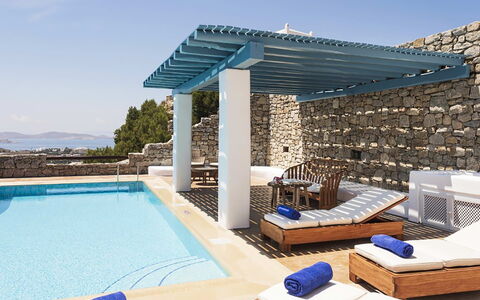 Villa Elpida: Azul, Piscina, Recurso, Suelo, Silla, Sombra, Mueble Para Exteriores, Eco Hotel, Diseño, Villa