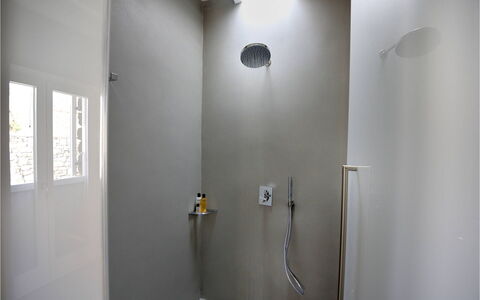 Villa Stardust: Pared, Arreglo De Tubería, Baño, Piso, Plomería, Encendiendo, Techo, Diseño De Interiores, Suelo, Lámpara