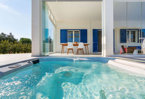 Villa Betty: Azul, Material Compuesto, Piscina, Ocio, Recurso, Mueble Para Exteriores, Sombra, Villa, Diseño, Eco Hotel