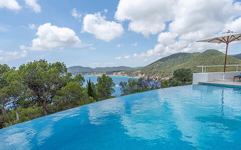 Villa Tagada: Azul, Agua, Piscina, Costeras Y Los Accidentes Geográficos Oceánico, Mar, Recurso, Costa, Cordillera, Oceano, Zona Tropical