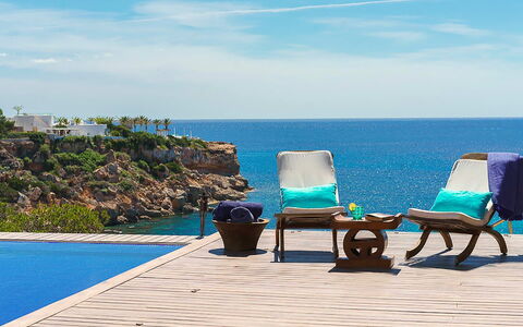 Villa Francisca: Azul, Mueble, Mueble Para Exteriores, Costeras Y Los Accidentes Geográficos Oceánico, Mar, Verano, Costa, Silla, Oceano, Recurso