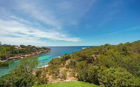 Villa Francisca: Azul, Agua, Cuerpo De Agua, Los Recursos Hídricos, Costa, Paisaje Natural, Costeras Y Los Accidentes Geográficos Oceánico, Verano, Corriente De Agua, Klippe