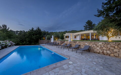 Villa Sharon: Piscina, Inmuebles, Paisajismo, Eco Hotel, Villa, Casa De Campo