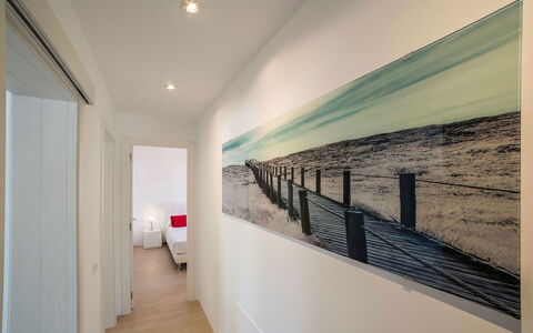 Villa Sabor: Piso, Suelo, Diseño De Interiores, Techo, Suelos De Madera, Mar, Departamento, Oceano, Madera Dura, Suelo Laminado