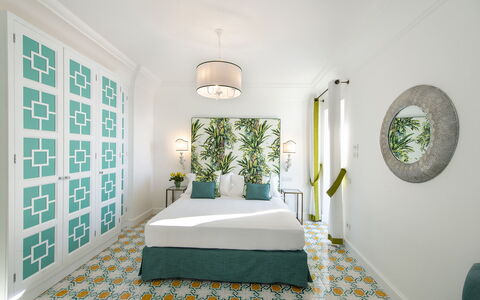 Villa Melissa: Mueble, Pared, Diseño De Interiores, Suelo, Piso, Habitación, Departamento, Cama, Casa, Arrojar La Almohada