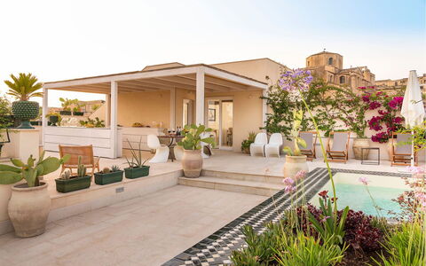 Sibilla: Maceta, Departamento, Planta De Casa, Balcón, Jardín, Patio, Estructura Al Aire Libre, Patio, Recurso