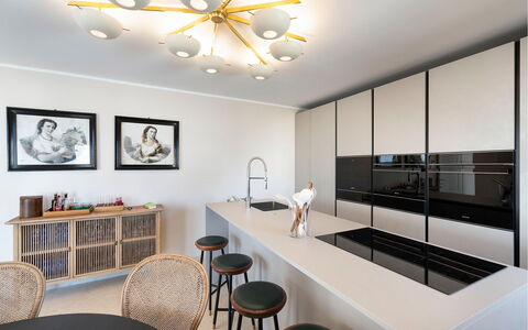 Sibilla: Diseño De Interiores, Lámpara, Madera, Techo, Mueble, Piso, Candelabro, Cocina, Encendiendo, Suelo