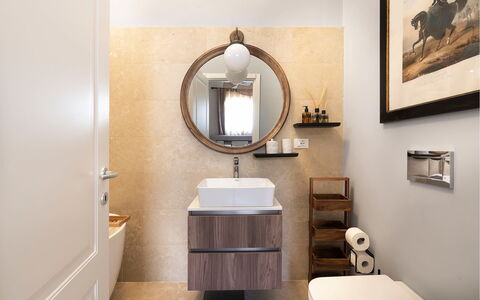 Sibilla: Diseño De Interiores, Espejo, Arreglo De Tubería, Lavabo Del Baño, Mueble De Baño, Baño, Piso, Lavabo, Suelo, Casa