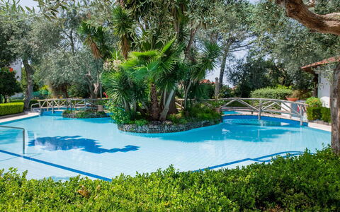 Apartment Amina: Piscina, Recurso, Jardín, Eco Hotel, Hacienda, Sombra, Paisajismo, Hotel, Mueble Para Exteriores, Piscina De Reflejo