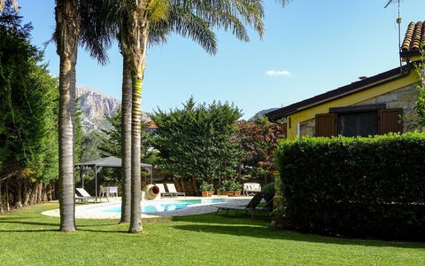 Villa Virna: Piscina, Recurso, Eco Hotel, Sombra, Hacienda, Jardín, Césped, Inmuebles, Paisajismo