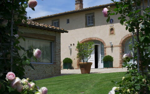 Villa Chianti: Inmuebles, Maceta, Jardín, Patio, Hacienda, Entrada De Coches, Villa, Yarda, Planta De Casa, Paisajismo