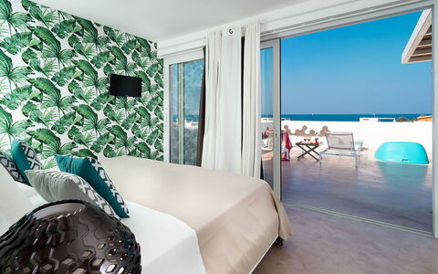 Villa Matilde: Azul, Mueble, Recurso, Mar, Departamento, Linos, Silla, Hotel, Habitación, Mueble Para Exteriores