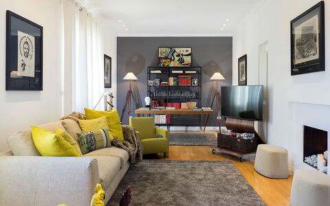 La Terrazza: Mueble, Diseño De Interiores, Sofá, Piso, Suelo, Pared, Sala, Habitación, Madera, Techo
