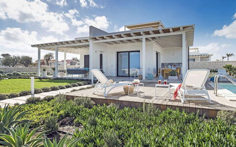 Thyme: Casa, Inmuebles, Sombra, Jardín, Recurso, Estructura Al Aire Libre, Paisajismo, Villa, Diseño, Pérgola