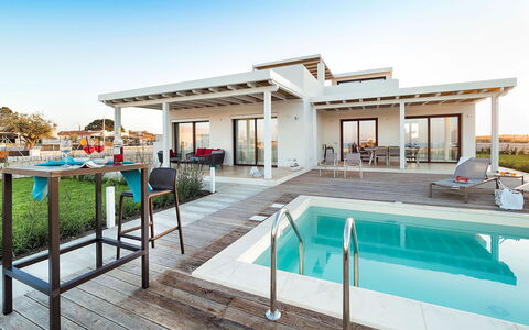 Villa Orietta: Recurso, Piscina, Mueble Para Exteriores, Eco Hotel, Sombra, Estructura Al Aire Libre, Inmuebles, Ocio, Villa, Silla