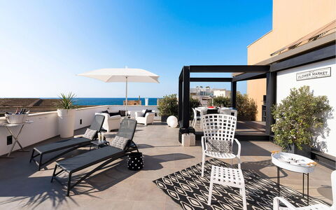 Dimora Simona: Mueble, Silla, Mueble Para Exteriores, Departamento, Diseño De Interiores, Mesa, Recurso, Balcón, Sombra, Patio