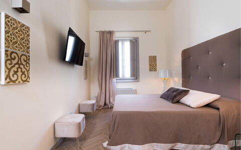 Dimora Simona: Mueble, Diseño De Interiores, Piso, Suelo, Habitación, Casa, Cama, Habitación, Encendiendo, Techo
