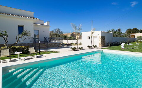 Villa Emma: Piscina, Azul, Recurso, Material Compuesto, Losa, Inmuebles, Sombra, Eco Hotel, Hacienda, Loseta