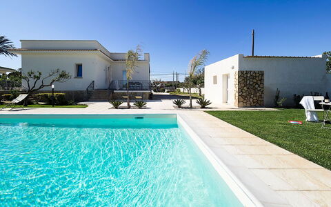Villa Emma: Piscina, Recurso, Material Compuesto, Inmuebles, Eco Hotel, Hacienda, Sombra, Ocio, Villa, Paisajismo