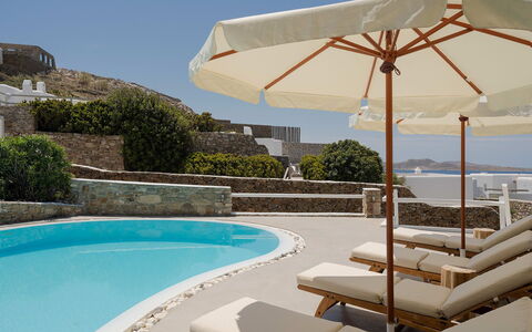 Villa Ioan: Recurso, Silla, Sombra, Mar, Mueble Para Exteriores, Balcón, Costa, Oceano, Eco Hotel, Hotel