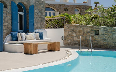 Villa Ioan: Diseño De Interiores, Recurso, Piscina, Techo, Silla, Hotel, Lámpara, Diseño, Villa, Eco Hotel
