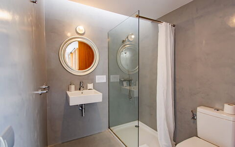 Villa Esplendida: Arreglo De Tubería, Pared, Piso, Baño, Suelo, Diseño De Interiores, Plomería, Encendiendo, Grifo, Lavabo