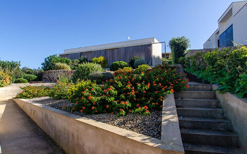 Villa Esplendida: Cielo, Arbusto, Arquitectura, Paisaje, Jardín, Cobertura Del Suelo, Paisajismo, Cobertura, Inmuebles