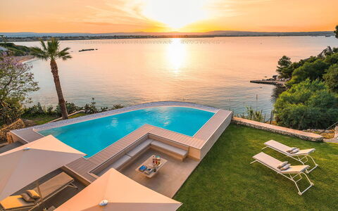 Sea Art Villa: Azul, Piscina, Recurso, Ocio, Mar, Eco Hotel, Oceano, Costa, Mueble Para Exteriores, Villa