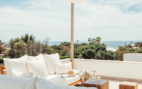 Villa Neper: Mueble, Mueble Para Exteriores, Mar, Amortiguar, Silla, Sombra, Ocio, Arrojar La Almohada, Oceano, Costa