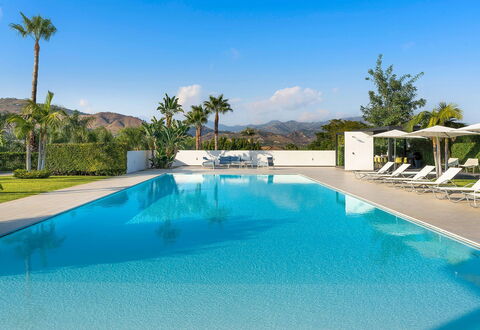 Villa Inga: Azul, Piscina, Recurso, Mueble Para Exteriores, Eco Hotel, Sombra, Ocio, Sunlounger, Silla