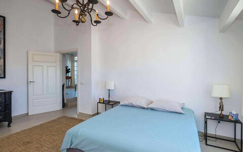 Finca Design: Mueble, Cama, Habitación, Diseño De Interiores, Suelo, Piso, Lecho, Madera, Sábana, Techo