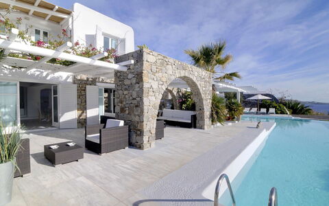 Villa Rocky: Piscina, Recurso, Eco Hotel, Villa, Inmuebles, Hotel, Mansión, Balneario, Ciudad De Vacaciones