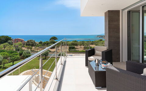 Villa Silvia: Mar, Silla, Balcón, Costa, Mueble Para Exteriores, Recurso, Eco Hotel
