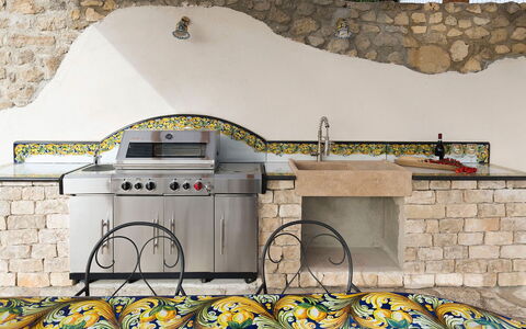 Villa Carousel: Losa, Loseta, Hormigón, Diseño, Cocina, Pared De Piedra, Planta De Casa, Patio Interior, Estructura Al Aire Libre