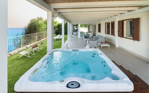 Villa Sea Star: Arreglo De Tubería, Bañera, Recurso, Mueble, Ocio, Piscina, Jacuzzi, Sombra, Hotel