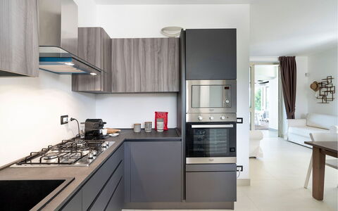 Villa Sea Star: Cocina, Aparato De Cocina, Mostrador, Electrodoméstico, Gabinetes, Diseño De Interiores, Estufa De Cocina, Mueble, Electrodoméstico, Piso