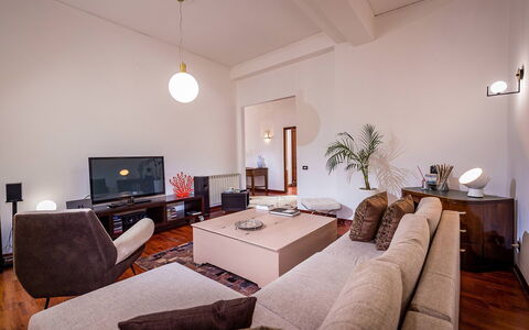 Casa Maurus: Mueble, Diseño De Interiores, Piso, Pared, Suelo, Techo, Madera, Sofá, Habitación, Sala