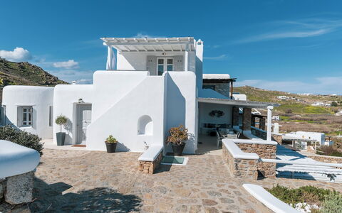 Seaside Villa: Arquitectura, Casa, Casa, Techo, Inmuebles, Diseño, Villa, Balcón