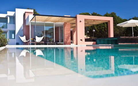Villa Twilight: Piscina, Mueble Para Exteriores, Recurso, Ocio, Material Compuesto, Sombra, Paraguas, Eco Hotel, Sunlounger, Villa