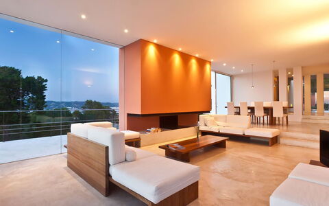 Villa Twilight: Mueble, Diseño De Interiores, Piso, Suelo, Sofá, Pared, Madera, Techo, Sala, Suelos De Madera
