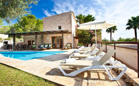 Villa Matarel: Piscina, Mueble Para Exteriores, Recurso, Sunlounger, Eco Hotel, Sombra, Inmuebles, Paraguas, Silla, Villa