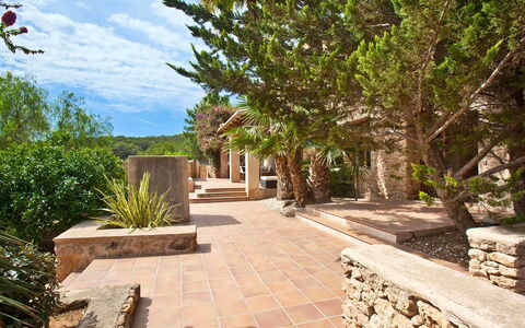 Villa Matarel: Arbusto, Jardín, Losa, Paisajismo, Sombra, Pasarela, Ladrillo, Diseño, Maceta