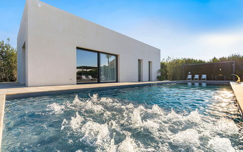 Villa la Isla: Azul, Agua, Piscina, Material Compuesto, Reflexión, Piscina De Reflejo, Fuente De Agua, Recurso, Hotel, Villa