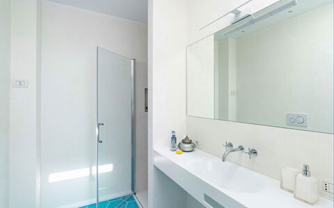 Casa Pink: Pared, Piso, Diseño De Interiores, Arreglo De Tubería, Baño, Suelo, Plomería, Grifo, Loseta, Material Compuesto