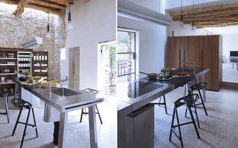 Villa Cave: Piso, Mueble, Madera, Diseño De Interiores, Suelo, Mesa, Cocina, Habitación, Mostrador, Cocina Y Comedor Mesa