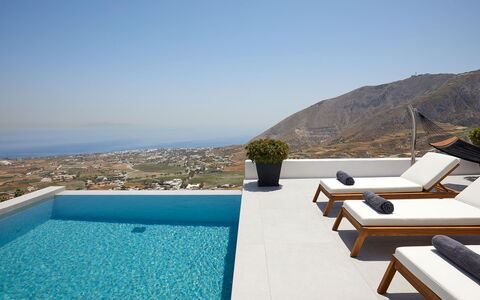 Haleine Suite: Piscina, Recurso, Eco Hotel, Villa, Mueble Para Exteriores, Silla, Ciudad De Vacaciones, Hotel, Loseta, Ático