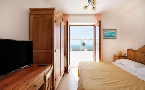 Relais Nike: Mueble, Mar, Oceano, Recurso, Costa, Sombra, Silla, Playa, Hotel, Cama