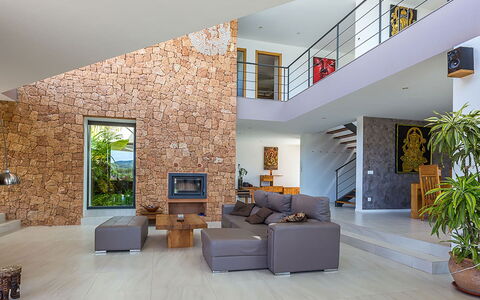 Villa Castiglioni: Pared, Piso, Madera, Diseño De Interiores, Suelo, Casa, Techo, Mueble, Sala, Silla