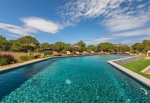 Villa Castiglioni: Azul, Agua, Piscina, Jardín, Reflexión, Paisajismo, Fuente De Agua, Recurso, Zona Tropical, Estanque